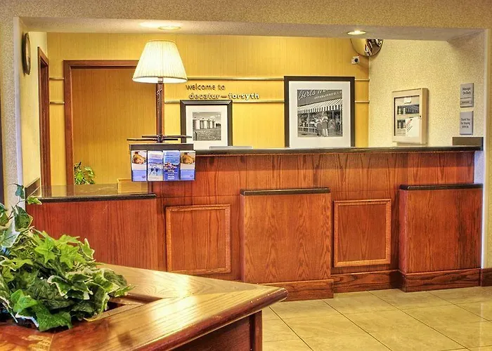 Western Forsyth-decatur Hotel 3*